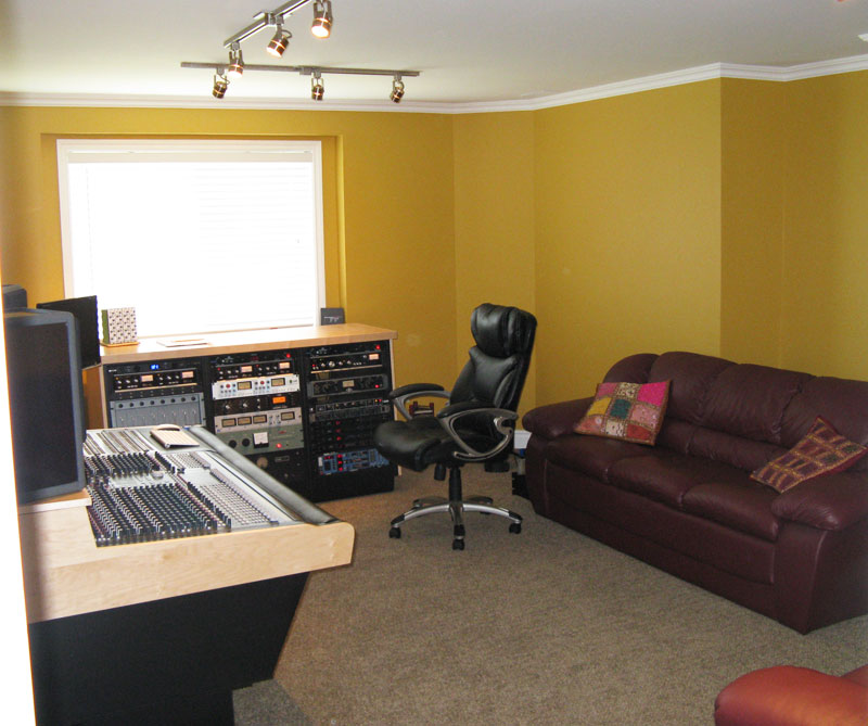 studio-control-room-overview